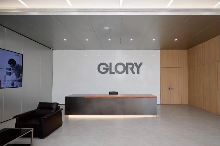 Glory Model Glory Model